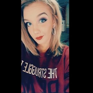 Meet your Posher, Mishaela